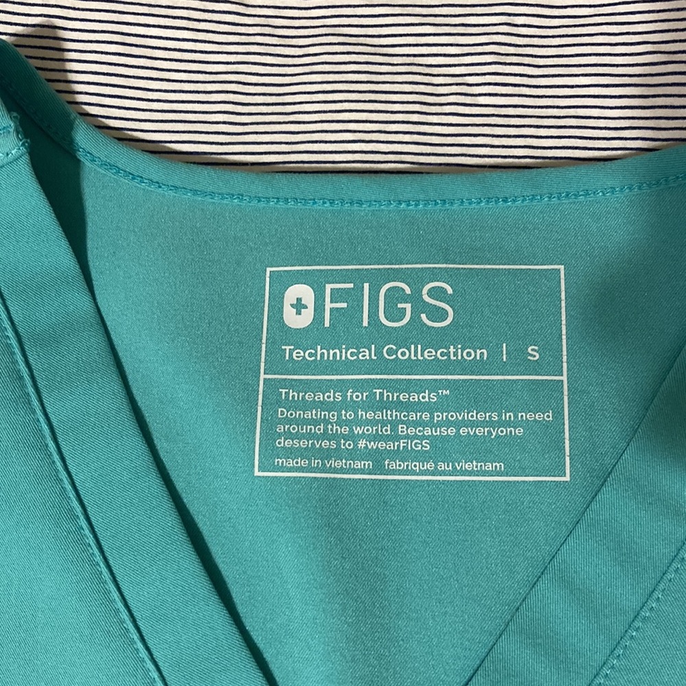 Figs Scrub Set - Picture 2 of 3